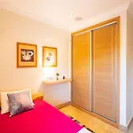 Apartment #054 Walk Everywhere