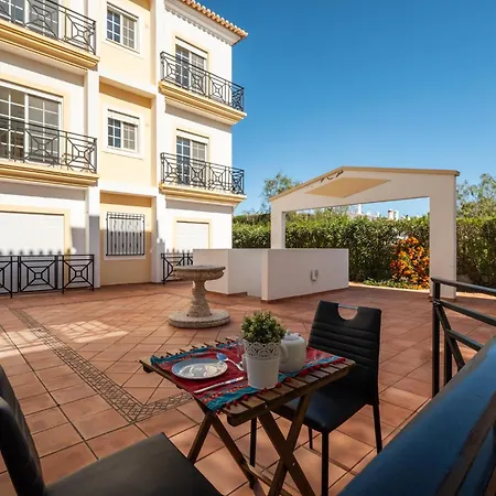 #054 Walk Everywhere Apartment *