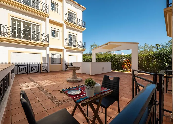 #054 Walk Everywhere Apartment *