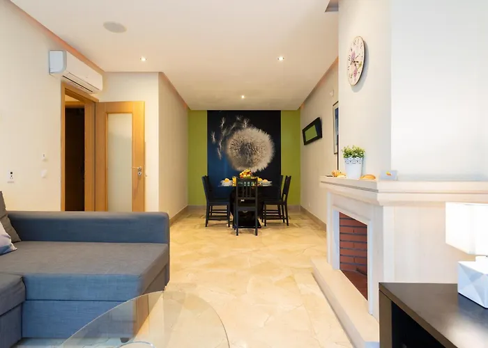 Apartment #054 Walk Everywhere