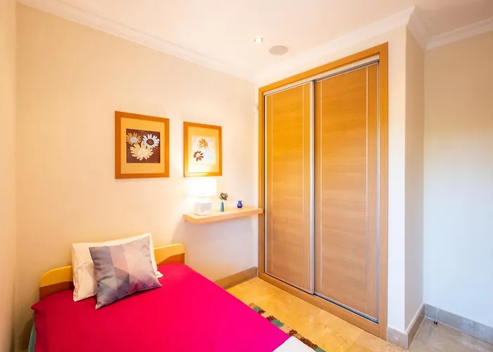 Apartment #054 Walk Everywhere