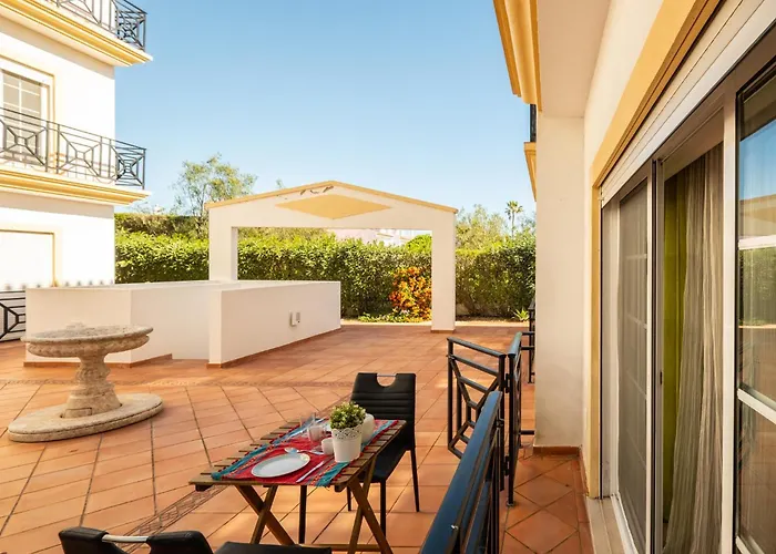 #054 Walk Everywhere Apartment *